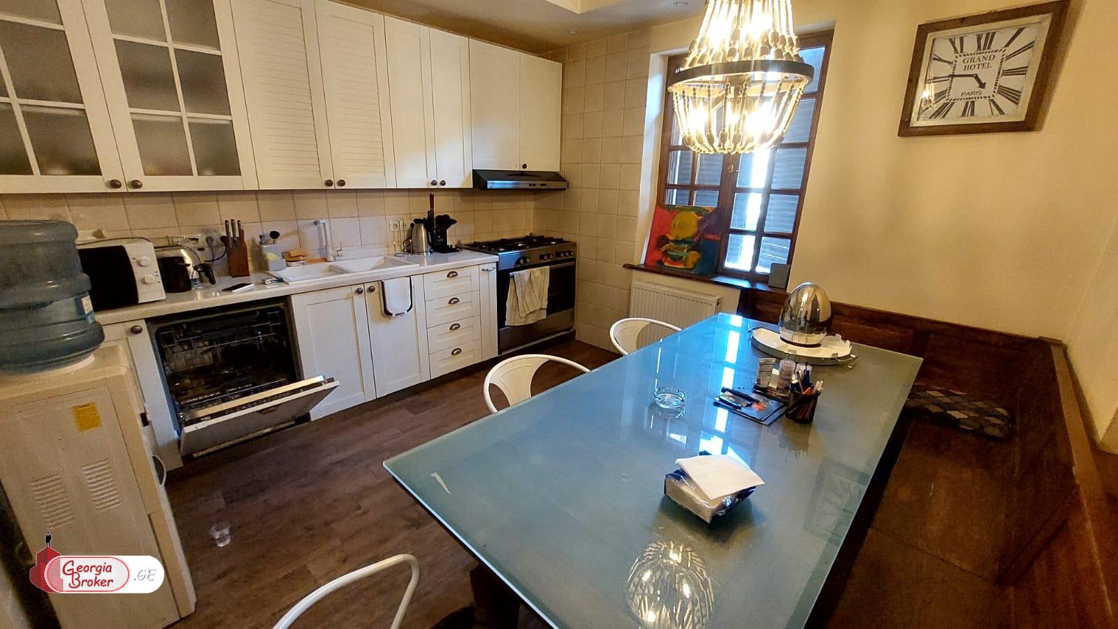 nearly repaired 9-room house for rent